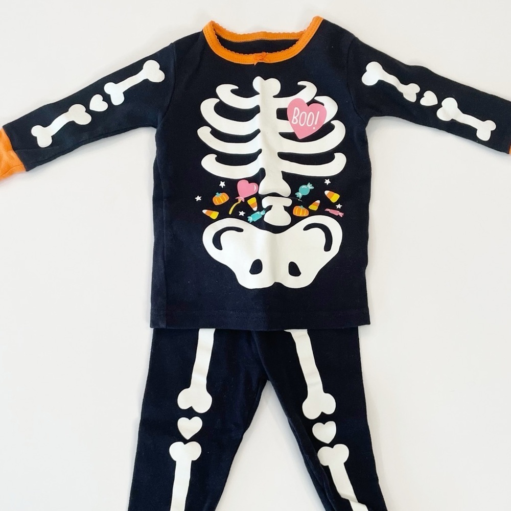 Carter’s 12m Skeleton Pajama Set - Picture 4 of 4